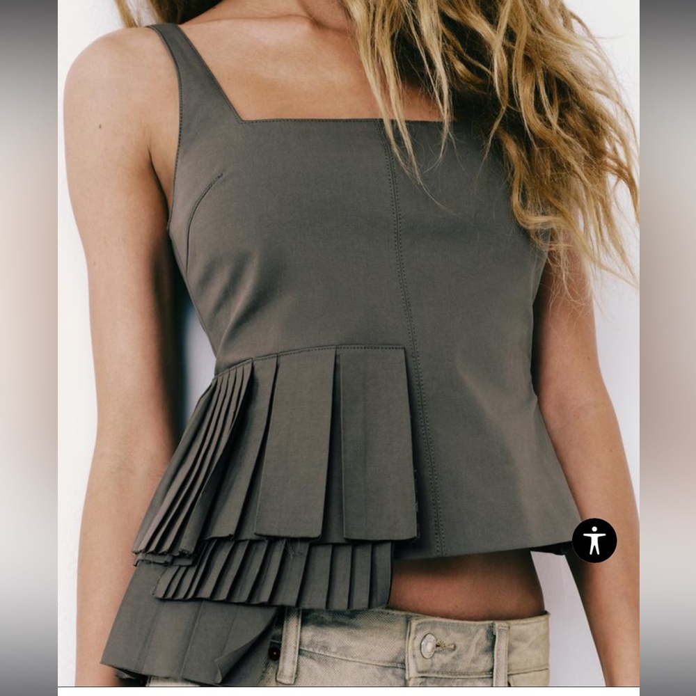 RUFFLED GABARDINE TOP